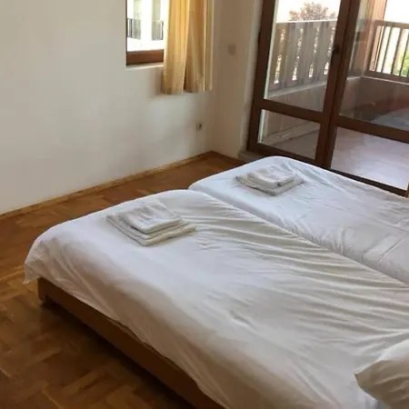 ヴィラ 3 Bedroom Villa With Private Pool & Bbq ブルガス